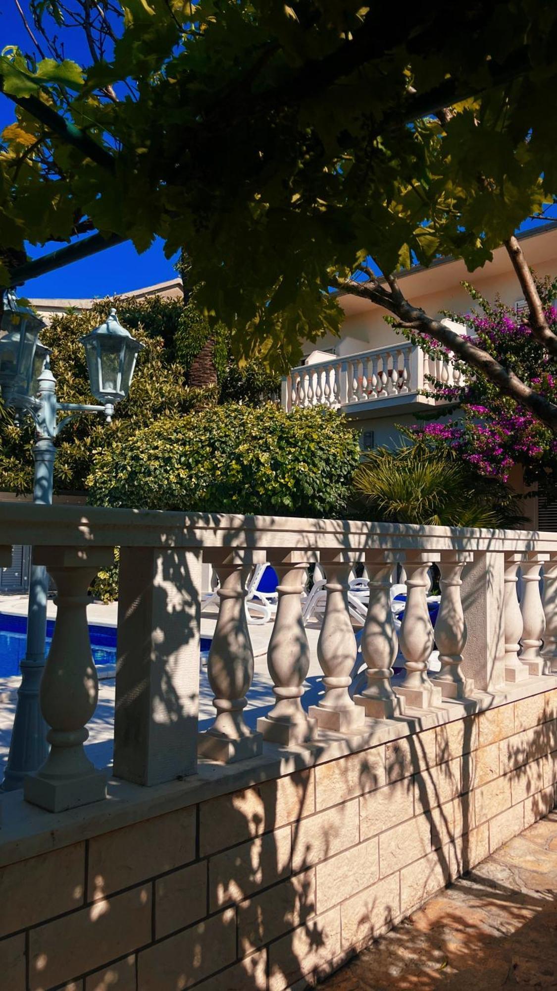 Villa Aspalathos Kastela Exterior photo